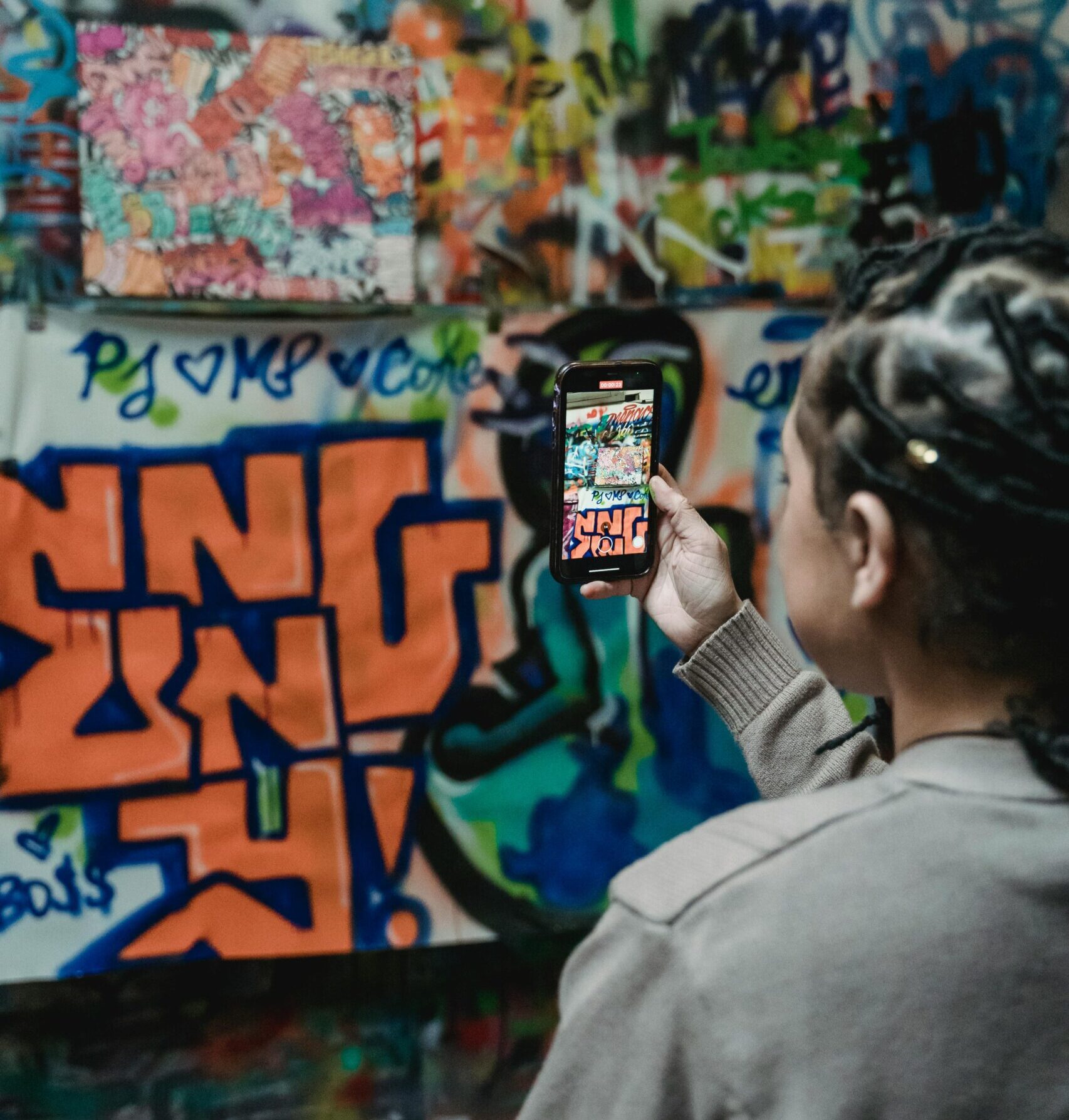 I Wish I Knew That: Social Media